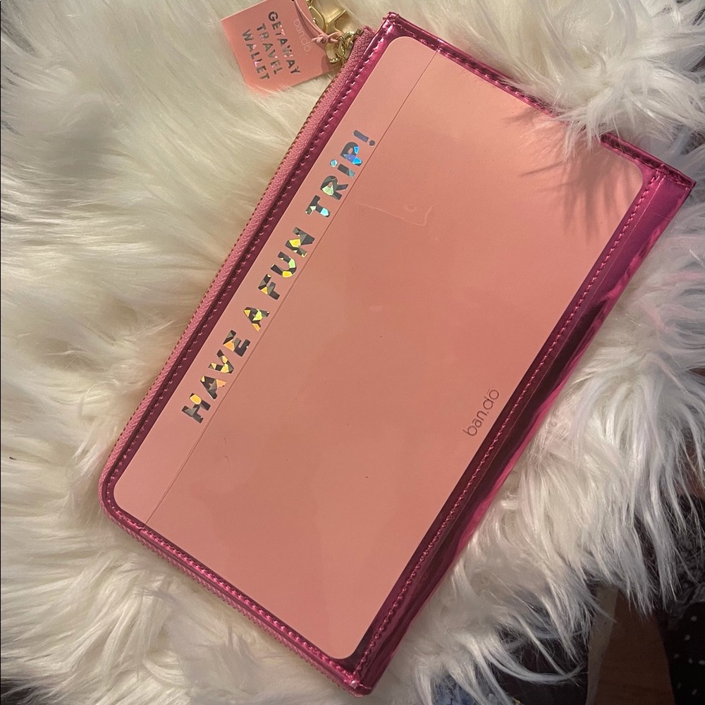 Perfect Gift!!!!BEAUTIFUL GETAWAY TRAVEL WALLET-METALLIC PINK